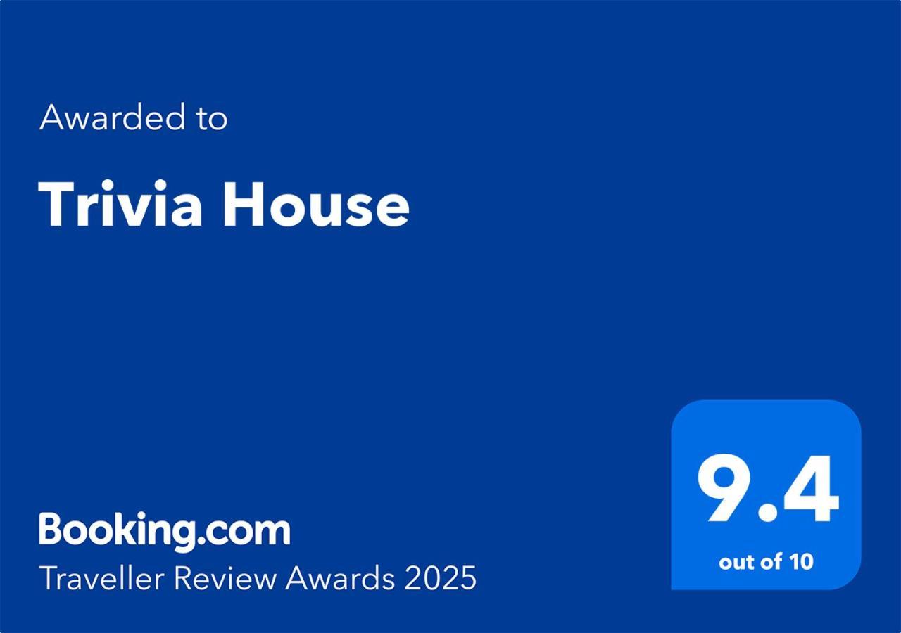 Trivia House Hostel Swanlinbar Exterior photo